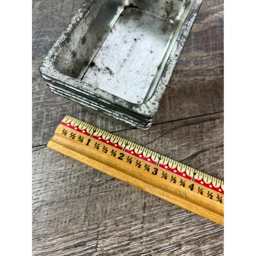 Small vintage loaf pans set of 6 baking assemblage‎ patina display Art junkin